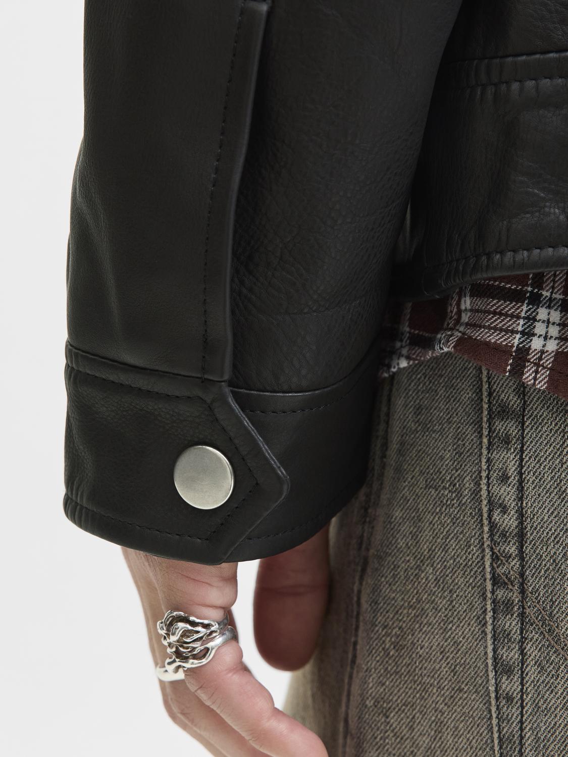 model_shot-detail