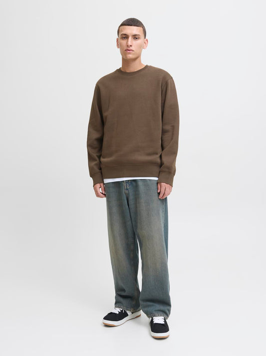 model_shot-front_full