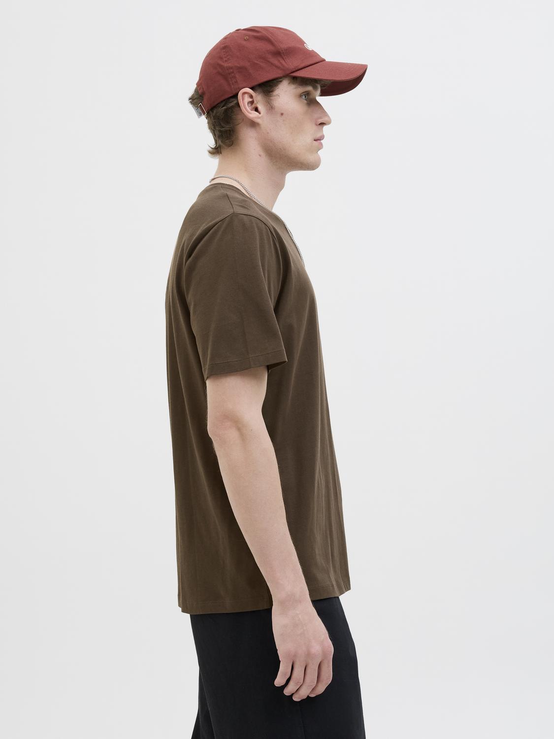 model_shot-detail