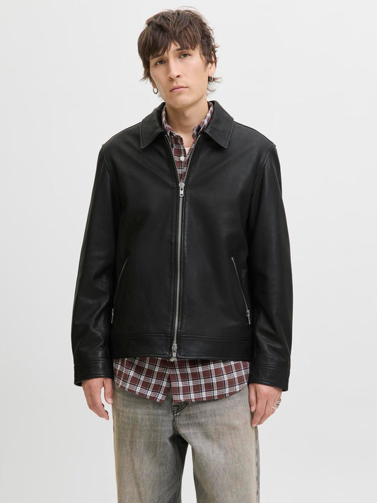 model_shot-front