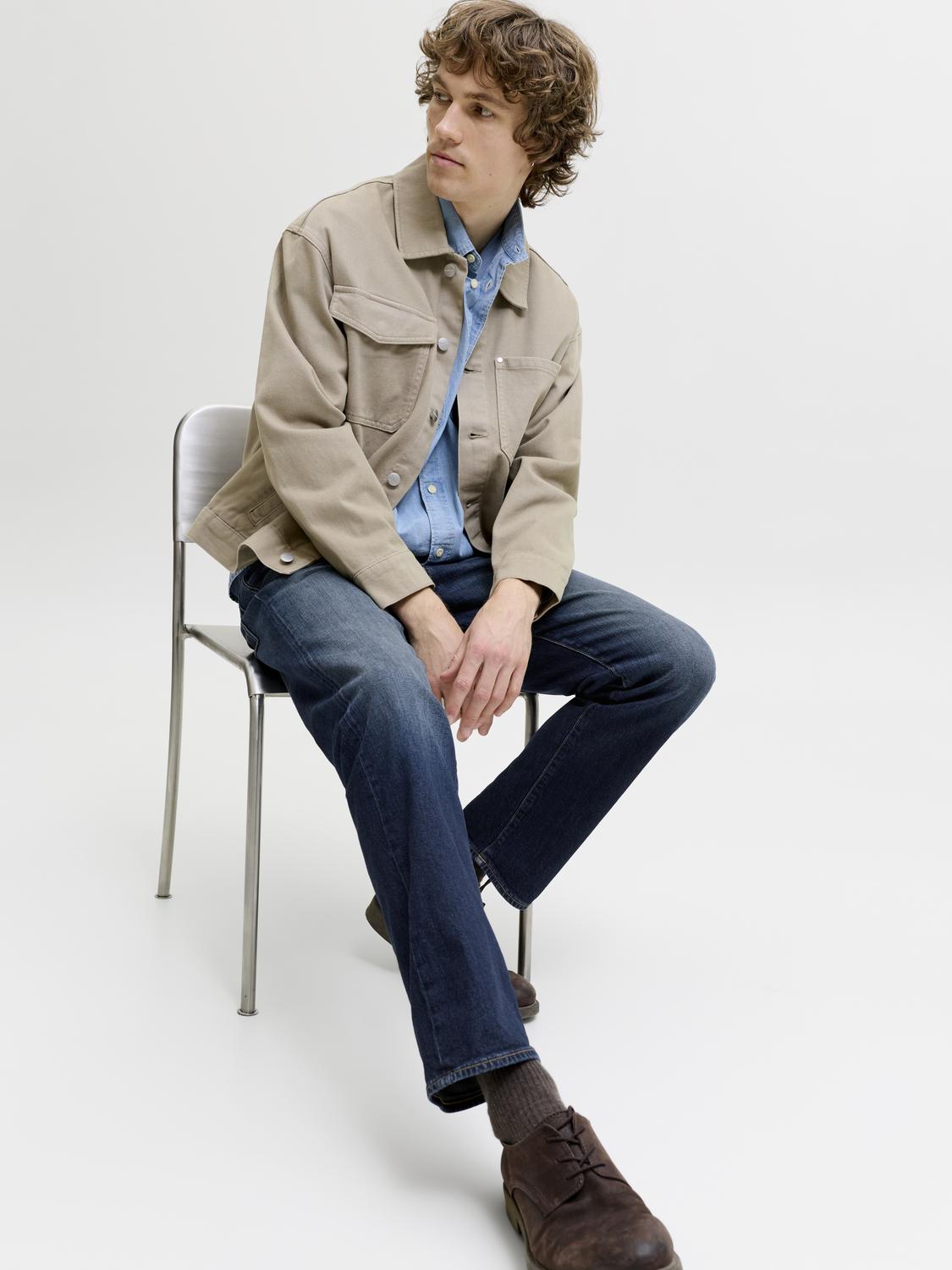 model_shot-creative