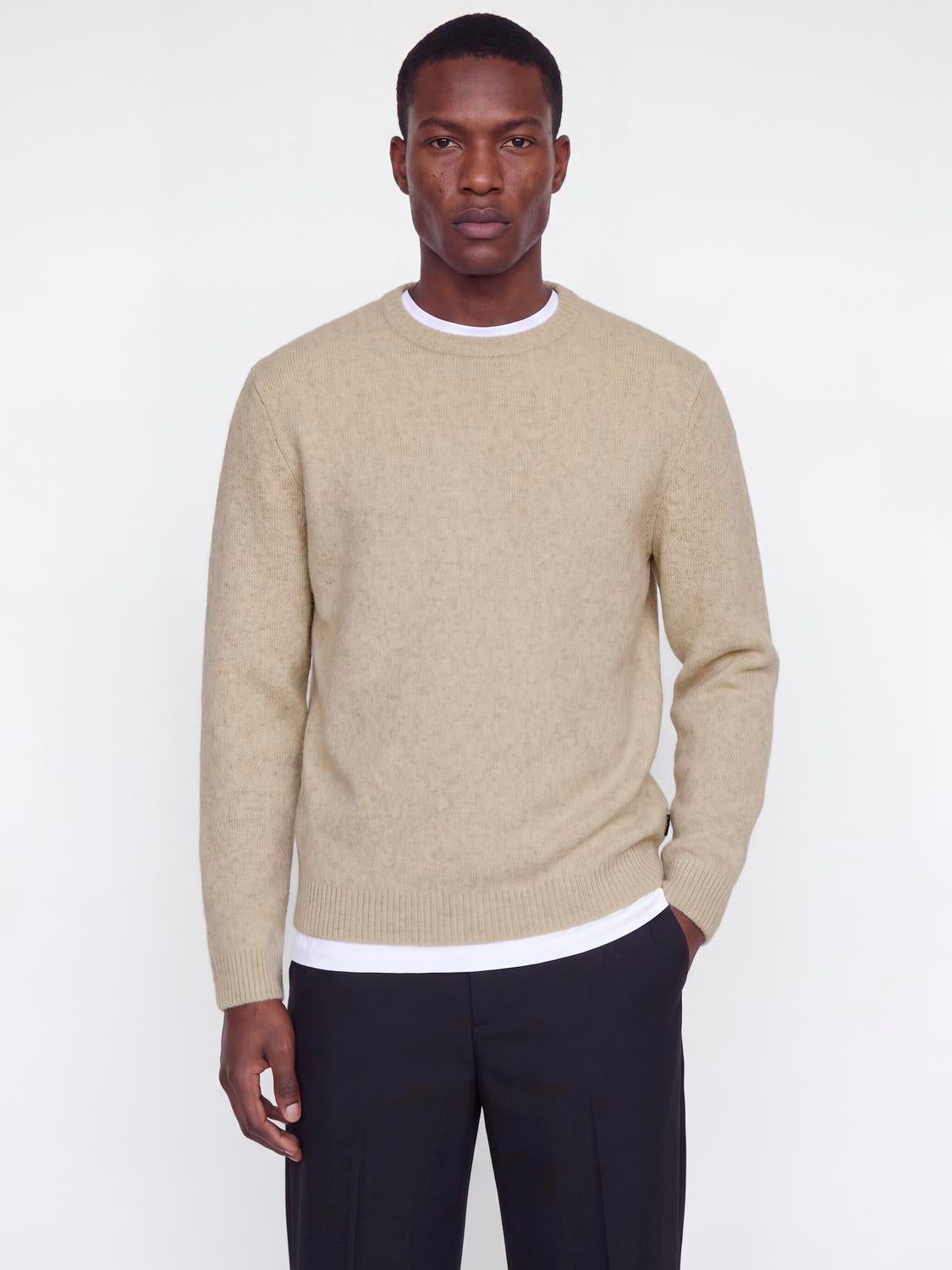 model_shot-front