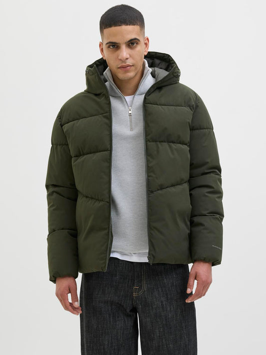 model_shot-front