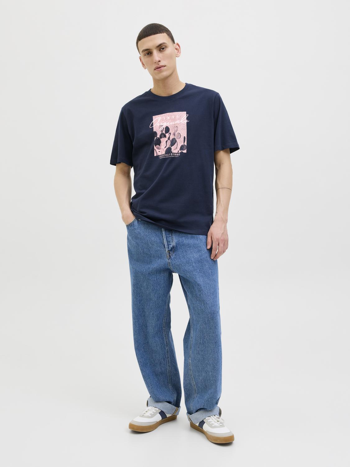 model_shot-front_full